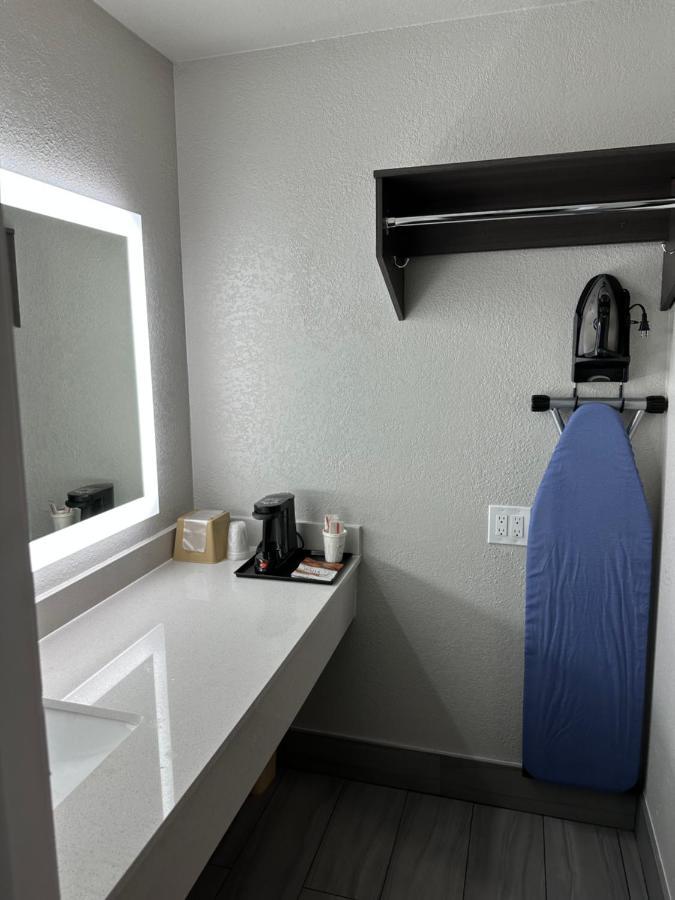 Sleepy Traveler Motel Wagoner Exteriör bild