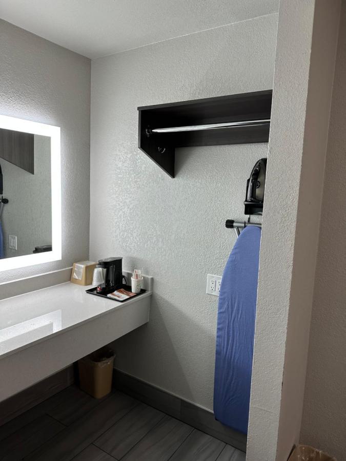 Sleepy Traveler Motel Wagoner Exteriör bild